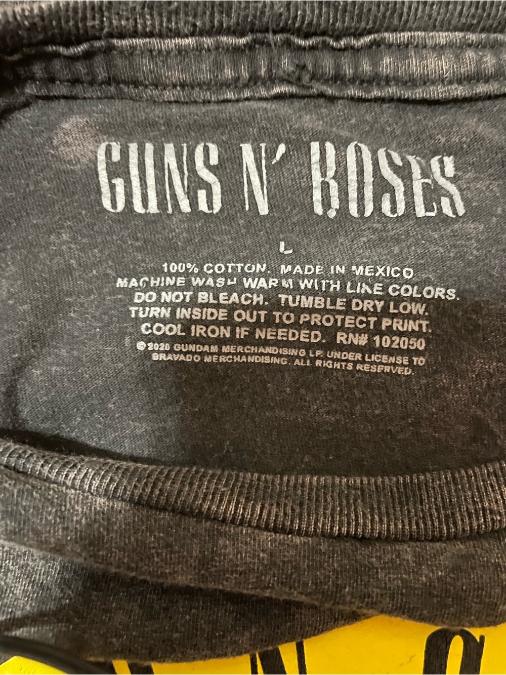 Guns N’ Roses Cropped Tee - Picture 3 of 3